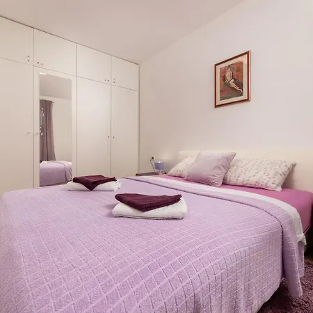 Danica By El-pi Tours * ニヴィーチェ