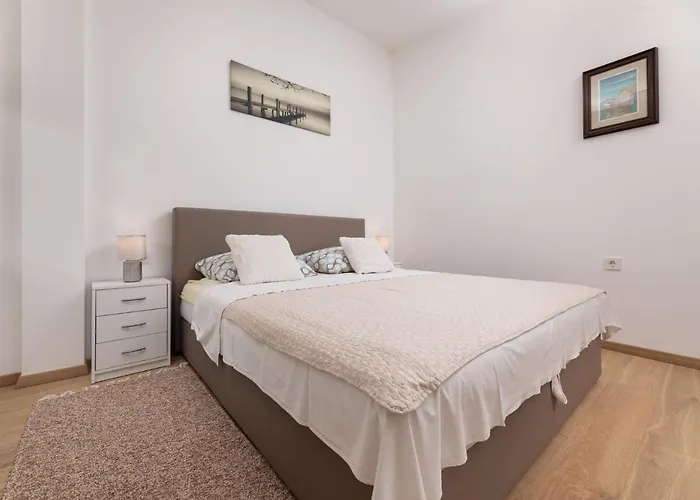 Danica By El-pi Tours Njivice