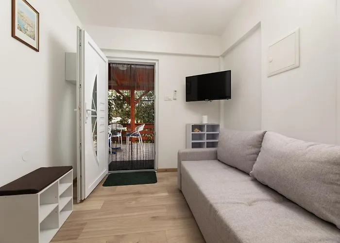 Danica By El-pi Tours Njivice