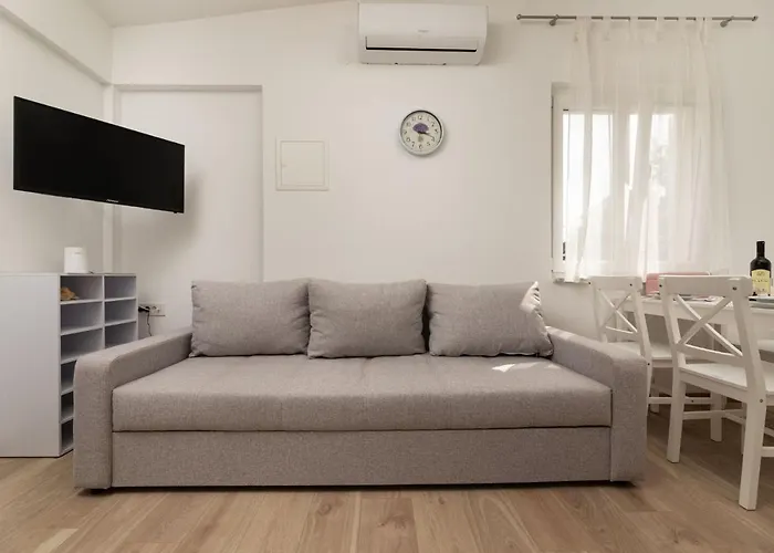 Danica By El-pi Tours Apartamento