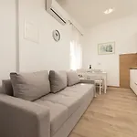 Appartement Danica By El-pi Tours *