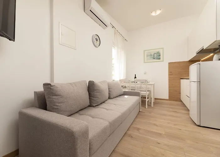 Apartament Danica By El-pi Tours *